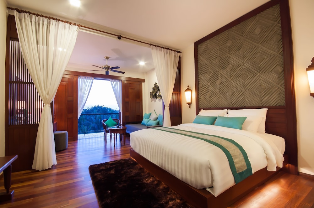 Lotus Blanc Hotel 24/71