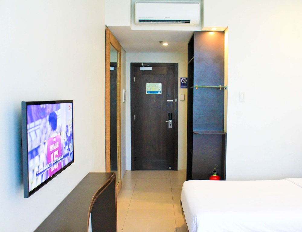 Azia Suites and Residences 4/43