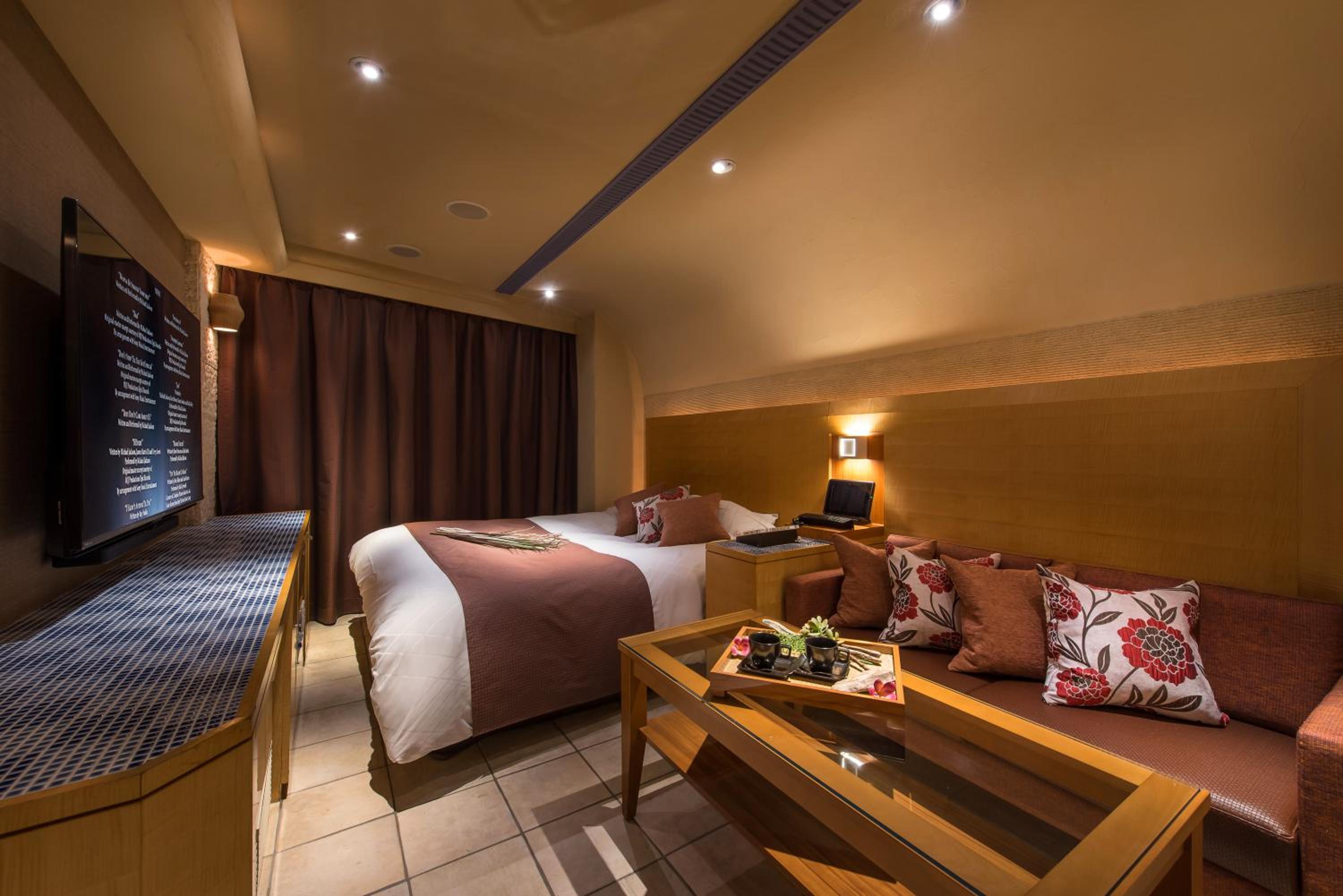 Hotel C. Chiba Shiroi 30/58