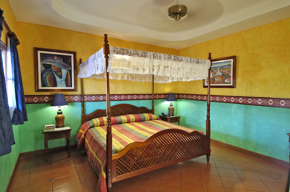 Hotel Colonial Granada 24/48