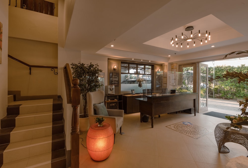 Sta. Barbara Residence Hotel 43/59
