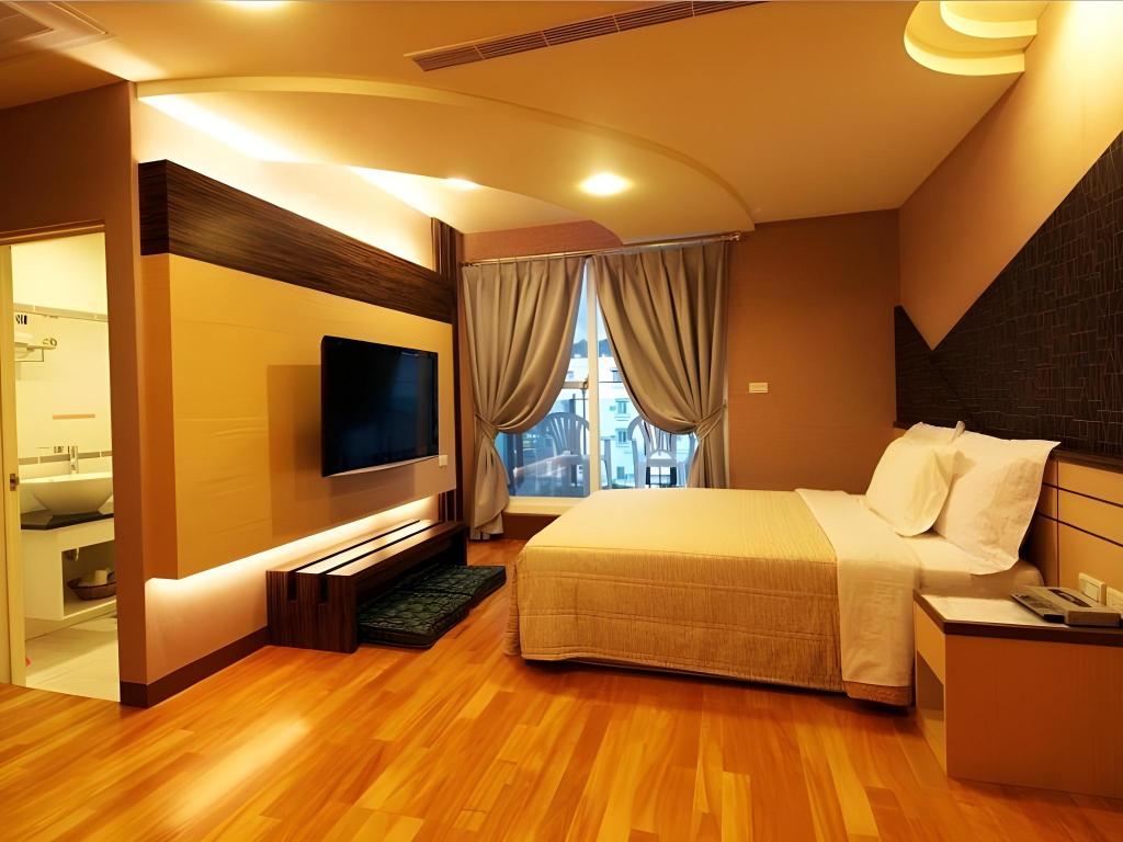 Ibiza Kenting Hotel II 10/24
