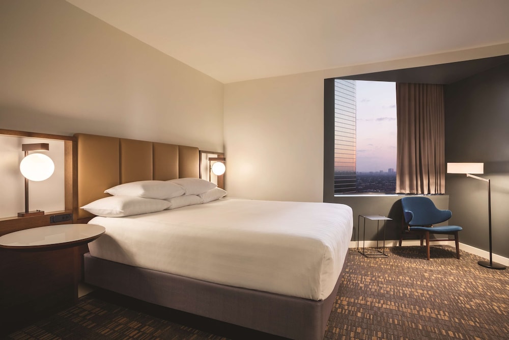 Hyatt Regency Houston 9/71