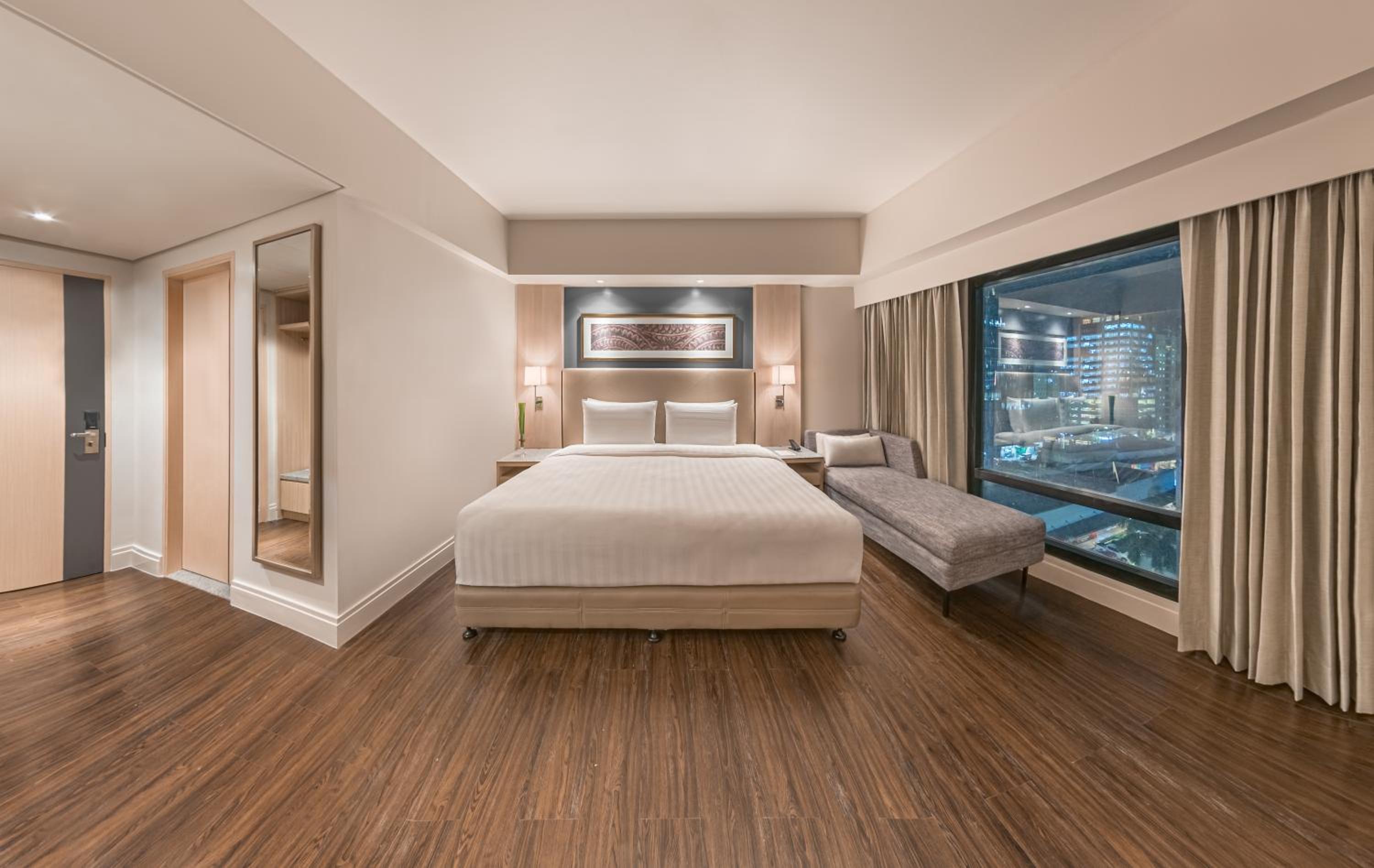 DELUXE, DOUBLE OR TWIN BED