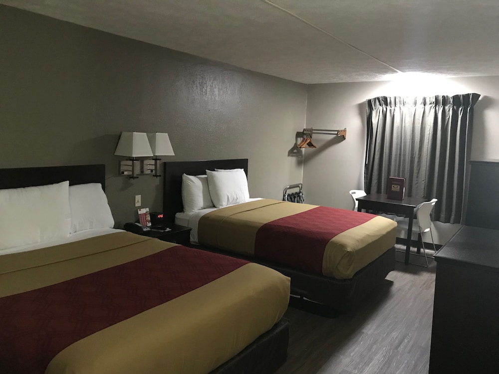 Red Lion Inn & Suites Olathe Kansas City 13/23