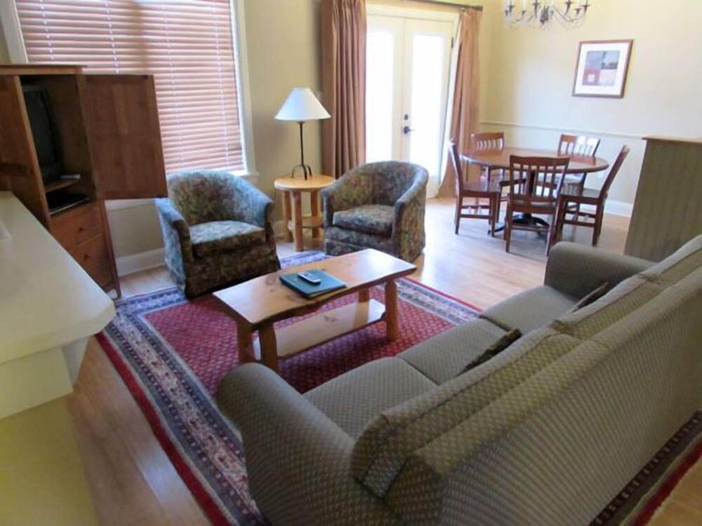 Calabogie Peaks Hotel, Ascend Hotel Member 26/50