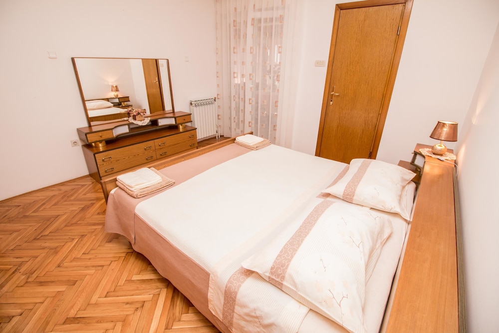 APARTMENT DIVNA 24/66