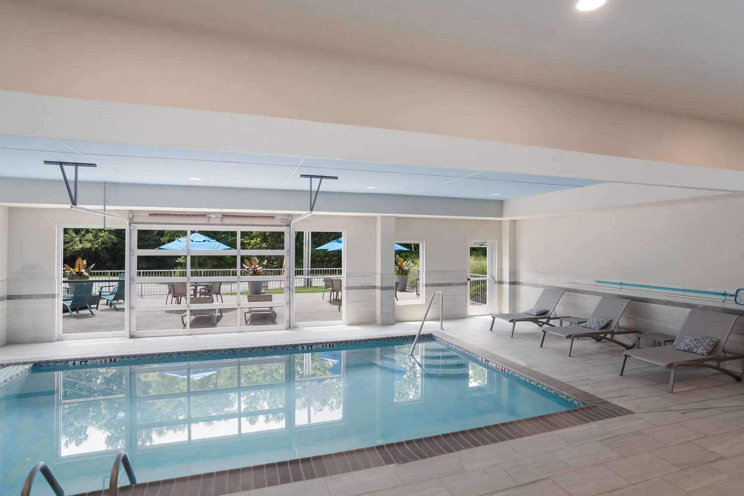 swimming pool spa