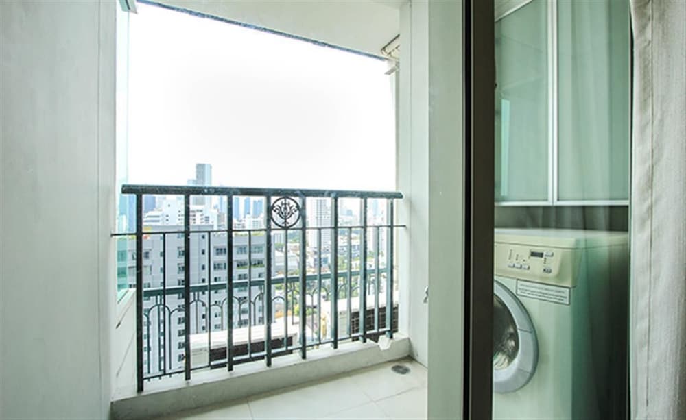 Ivy Thonglor 55 9/37