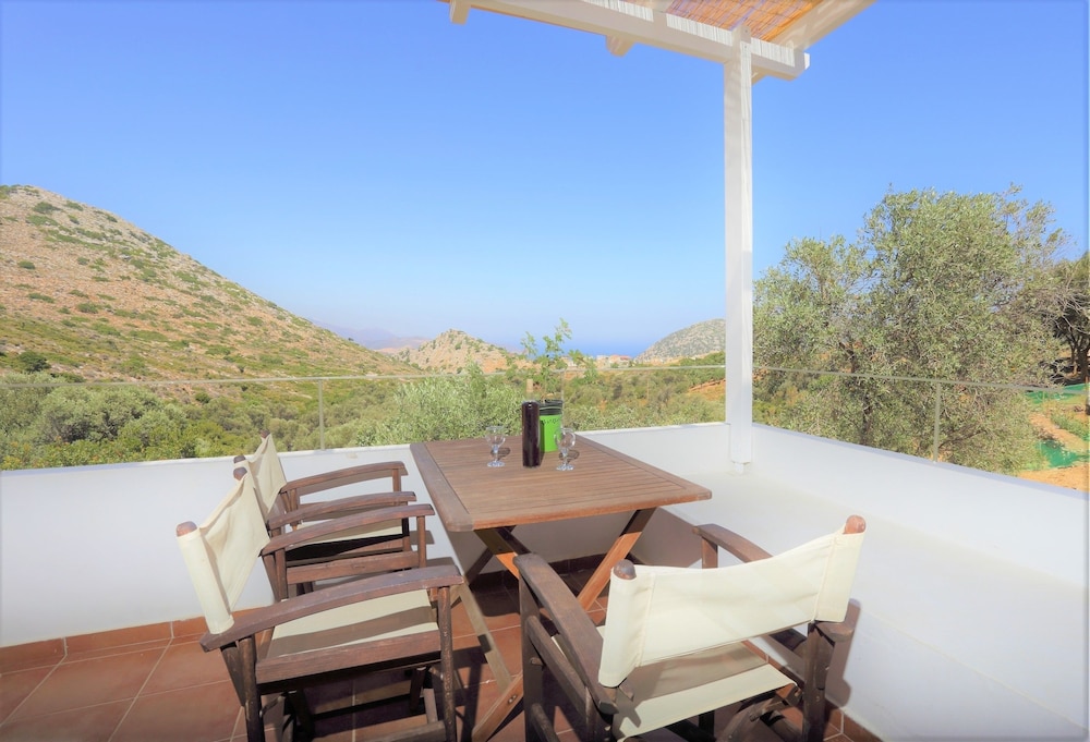 Mourtzanakis Residence 5/60