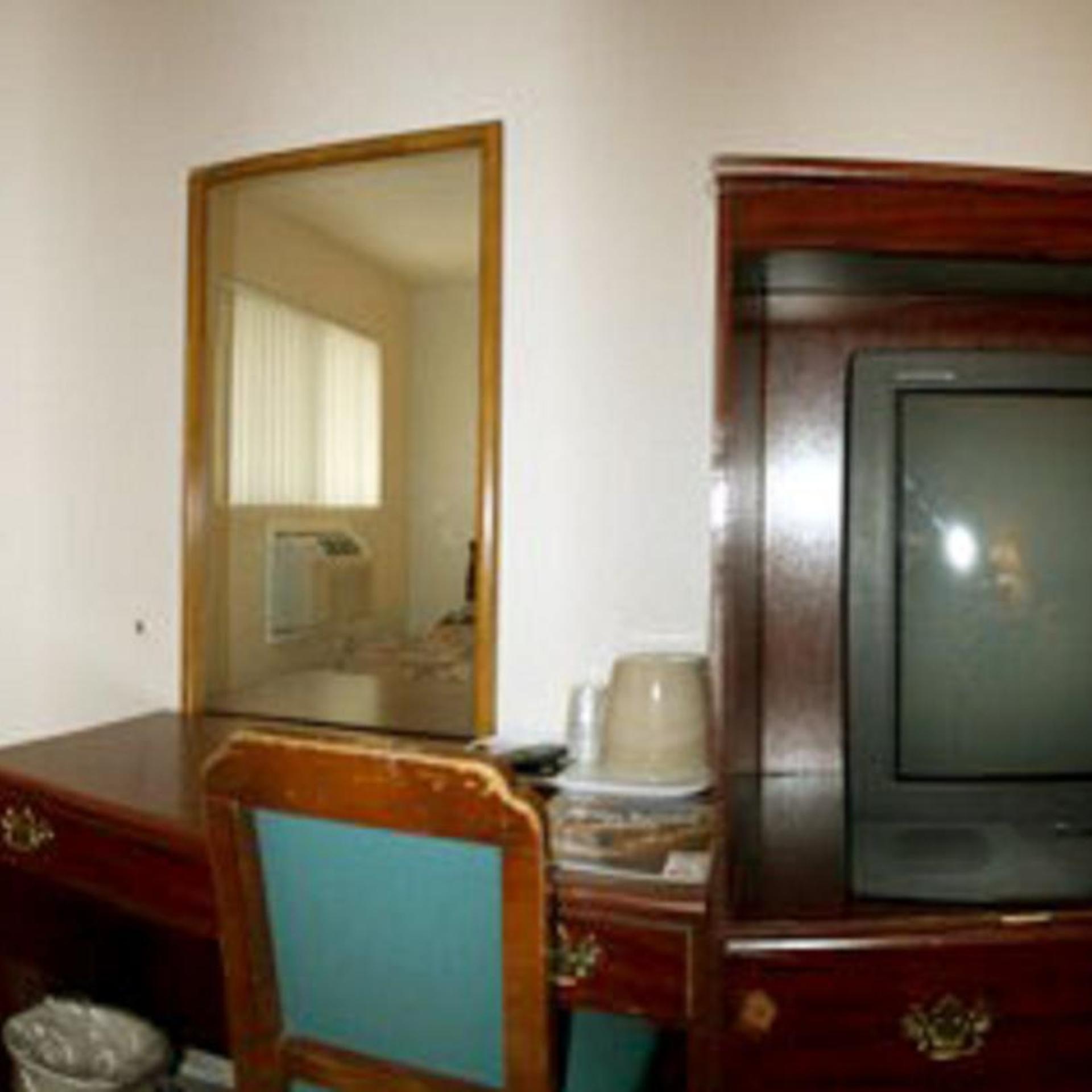 Sunset Inn and Suites 2/24