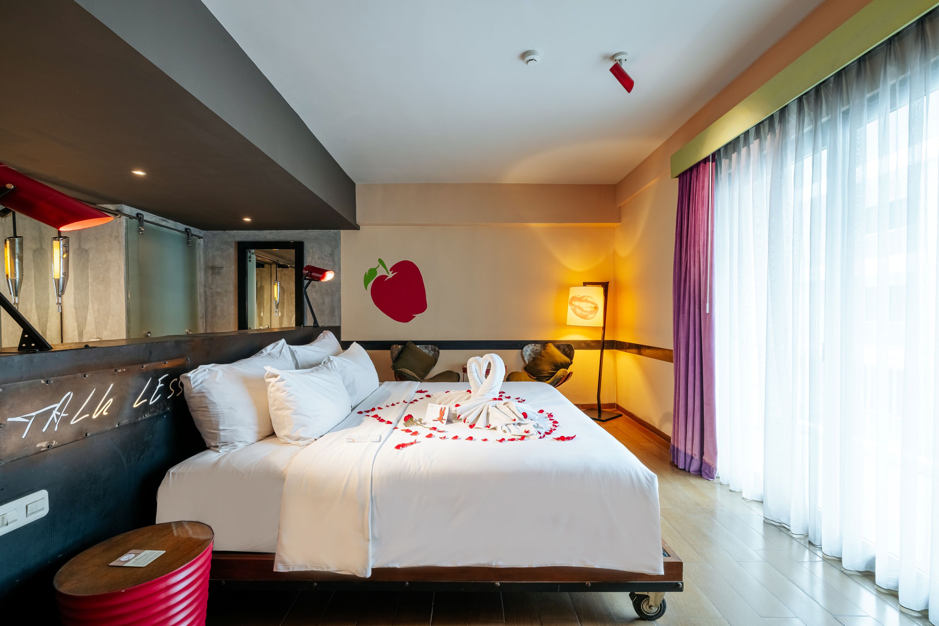 Deluxe, Double Bed, Pool View