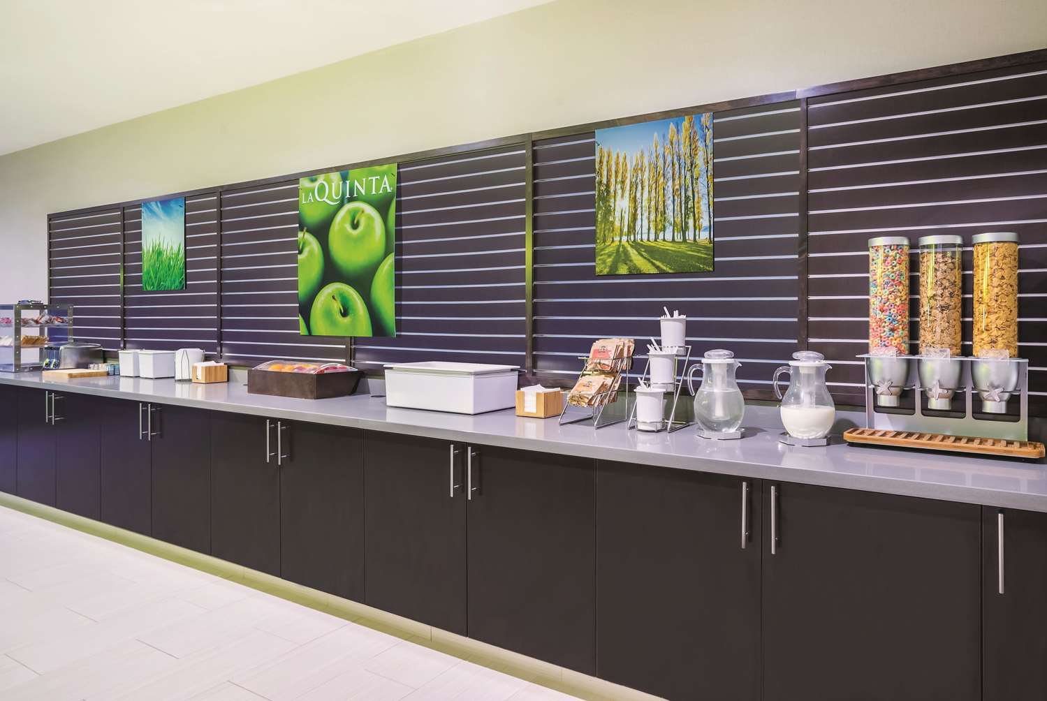 La Quinta Inn And Suites By Wyndham Clifton Park 2/21