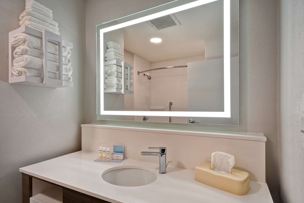 Hampton Inn Potomac Mills Woodbridge 20/53