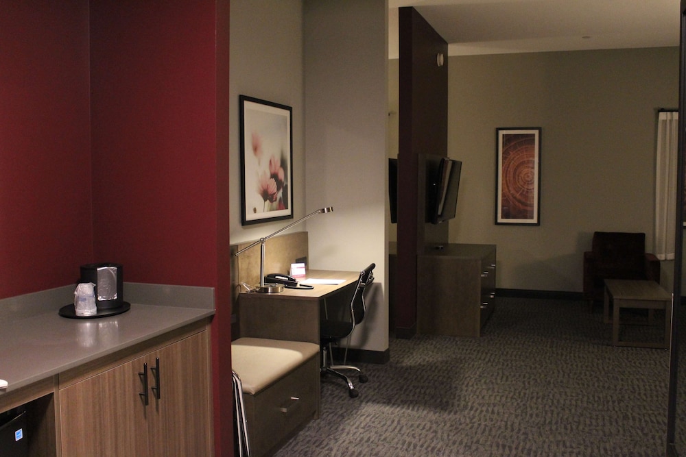 Best Western Plus Dauphin 34/35