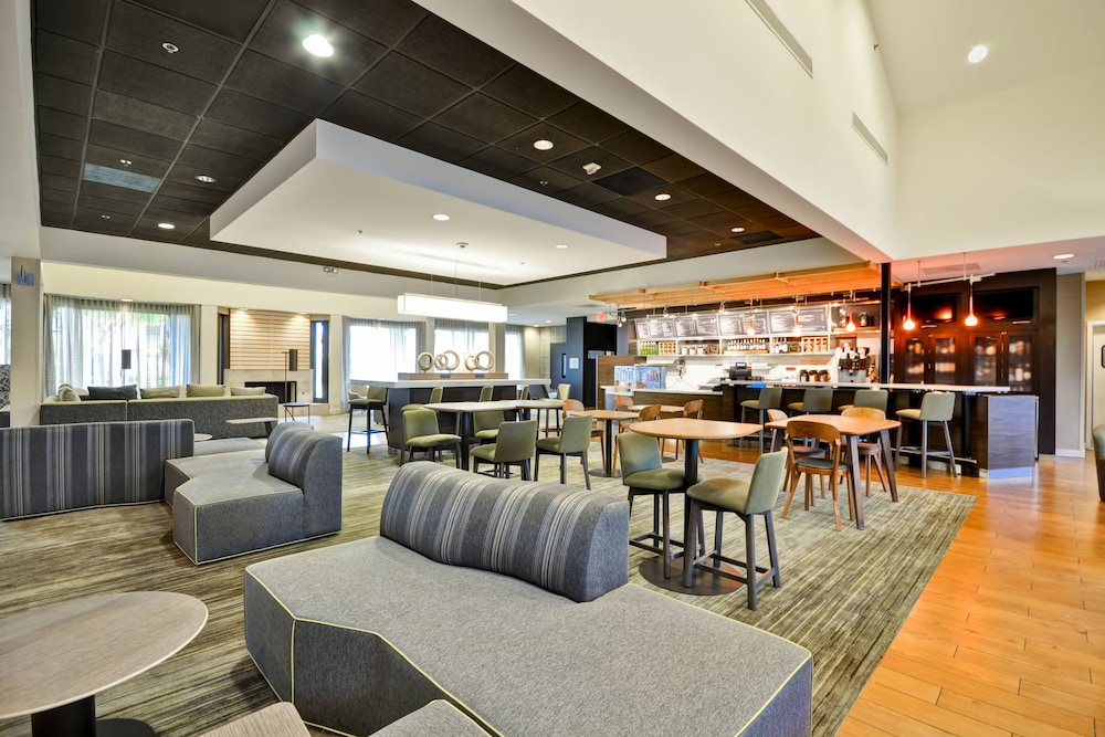 Courtyard By Marriott Dallas Medical Market Center 38/48