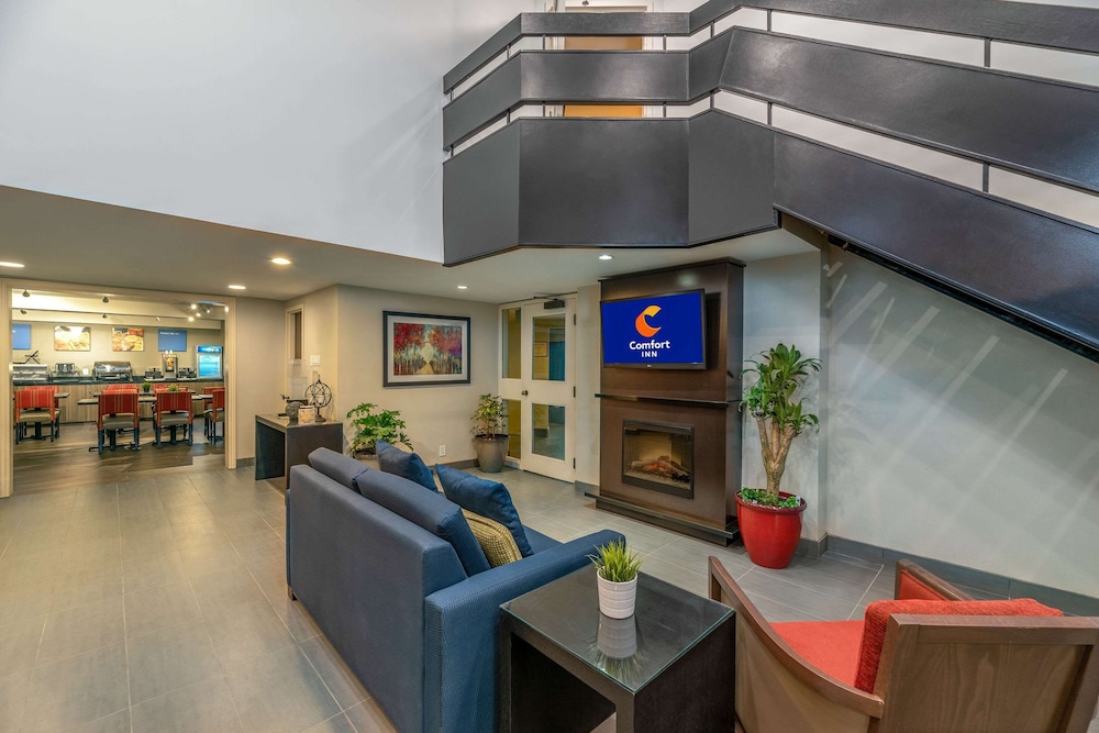 Comfort Inn Winnipeg Airport 26/36