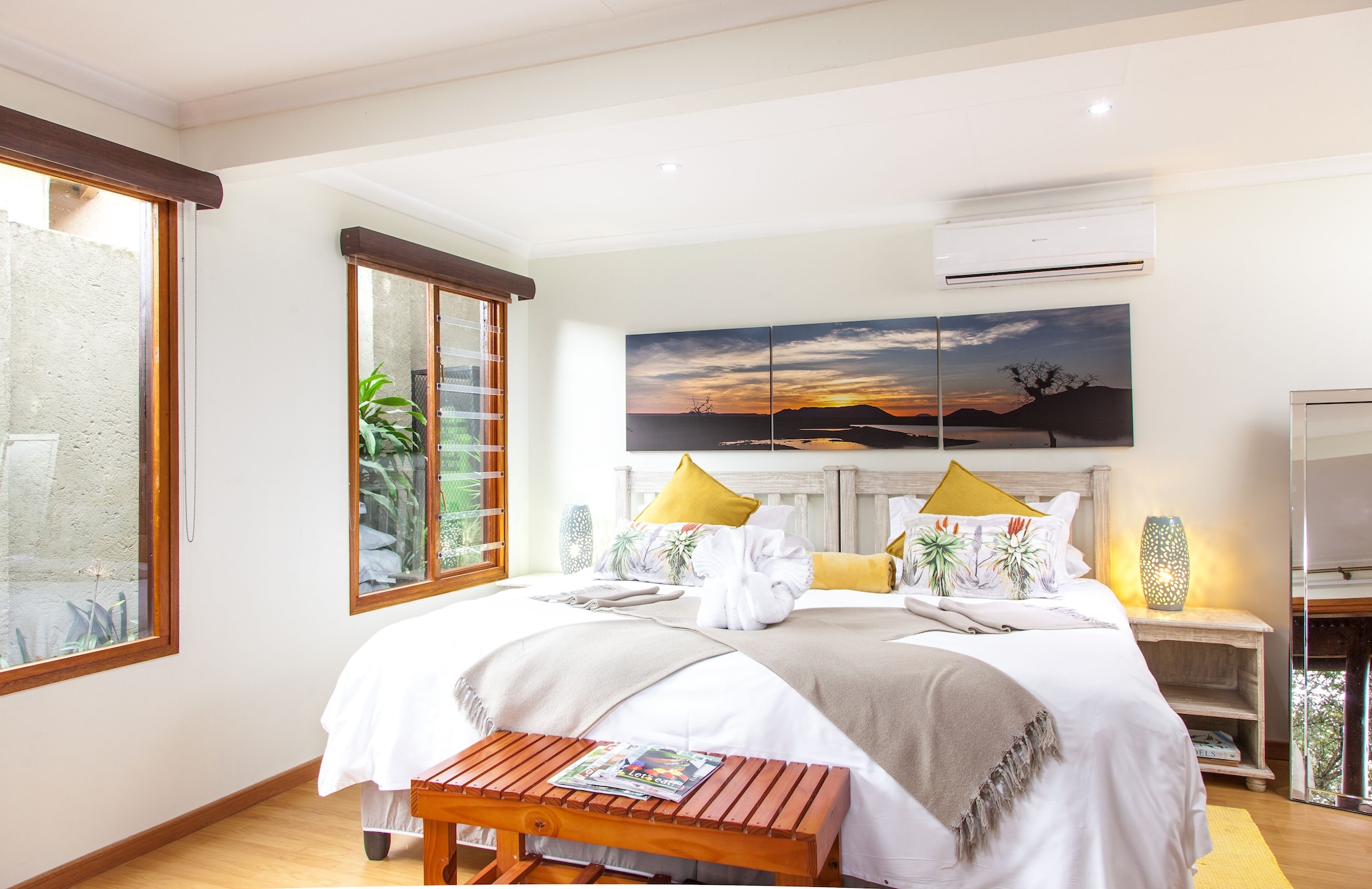 WILD OLIVE, LUXURY, KING BED