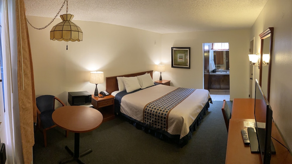Vantage Point Inn - Woodland Hills 8/26