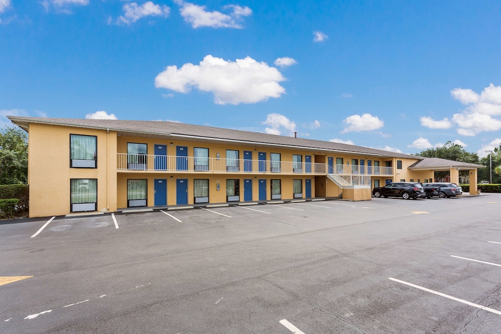Motel6 Macclenny, FL 36/44