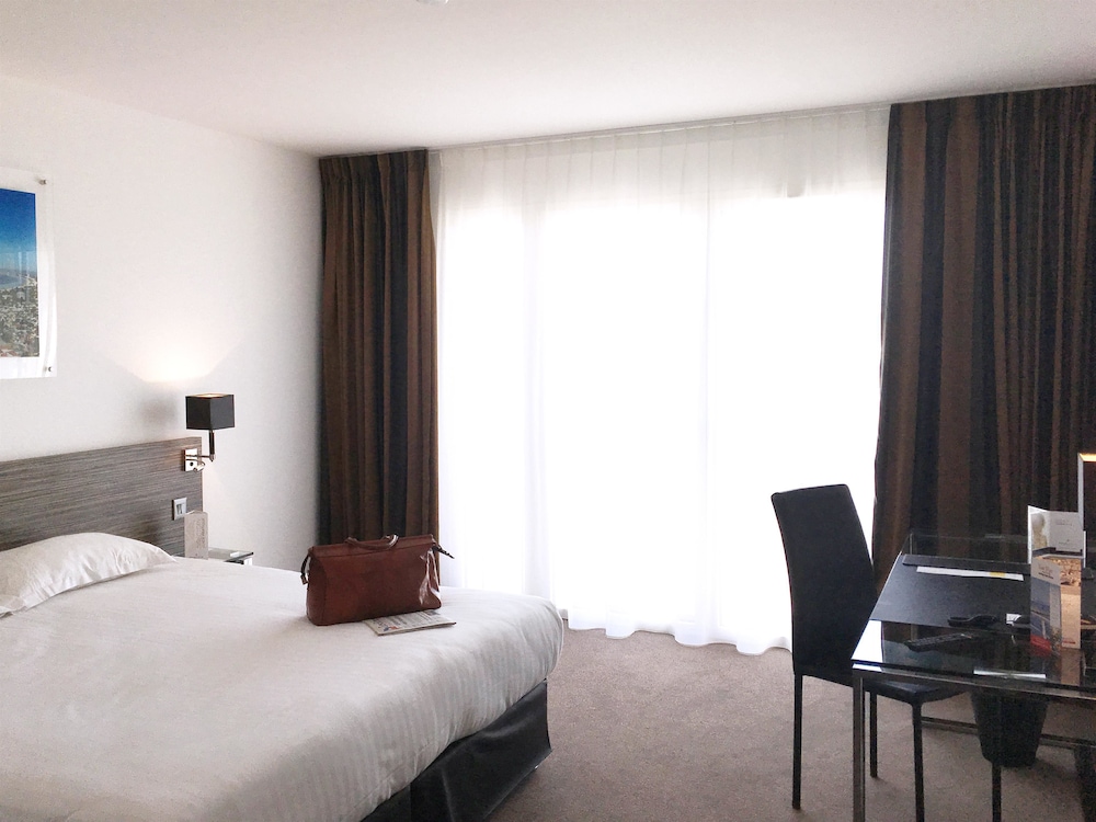 Golden Tulip La Baule 13/79