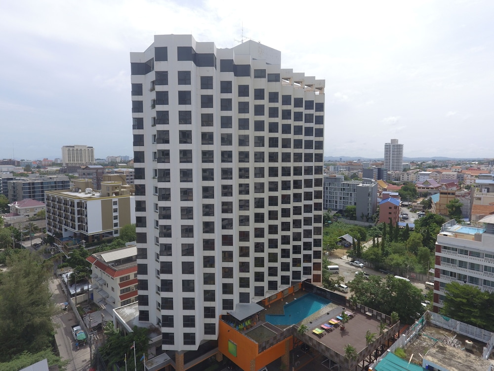 The Seasons Pattaya 9/89