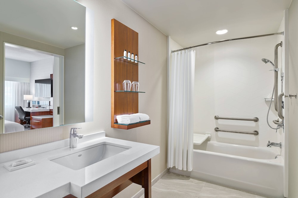 Delta Hotels By Marriott Ashland Downtown 14/54