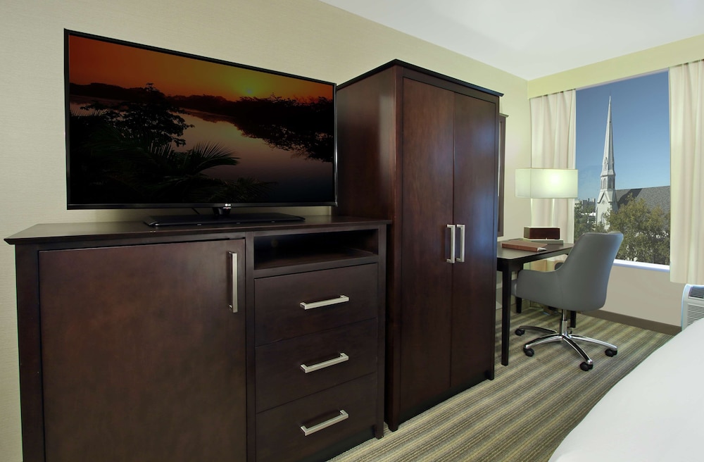 DoubleTree by Hilton Hotel Newark Ohio 12/65