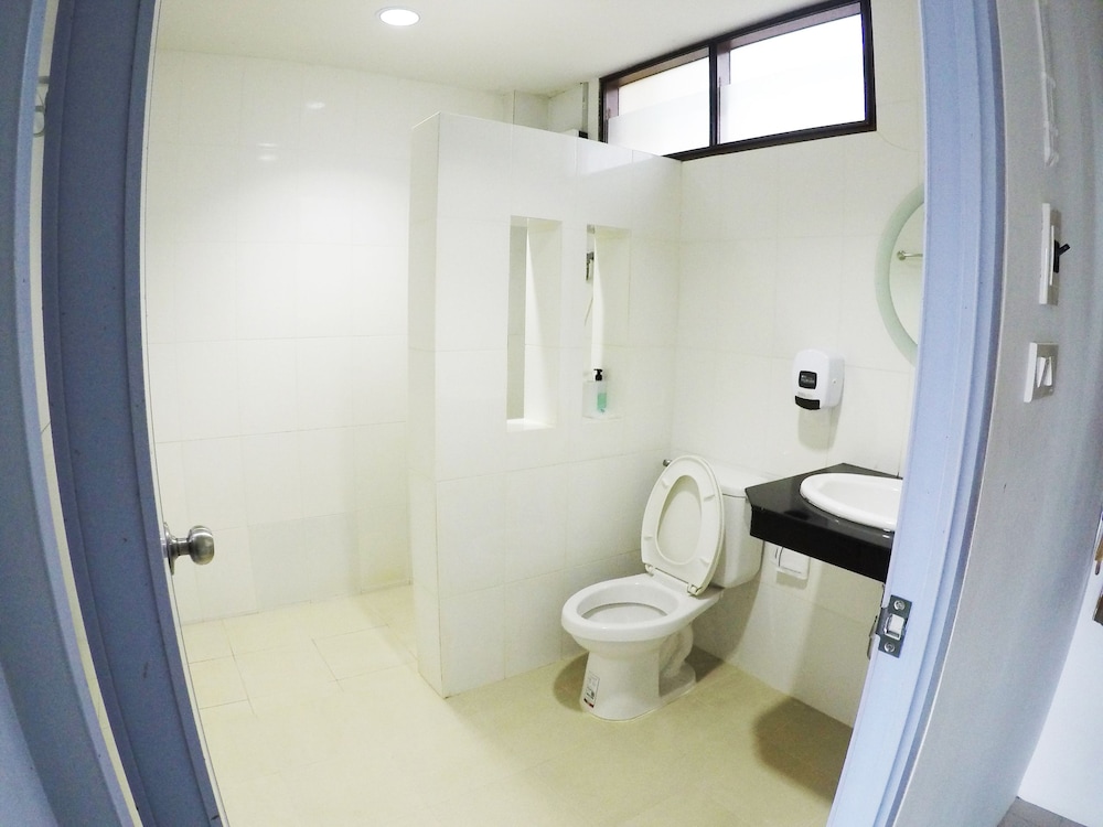 Baan Supannikar Boutique Hotel 24/26