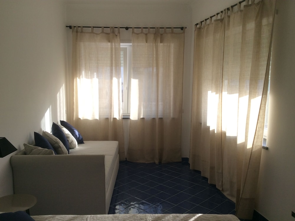 Victoria Place Hotel 13/27