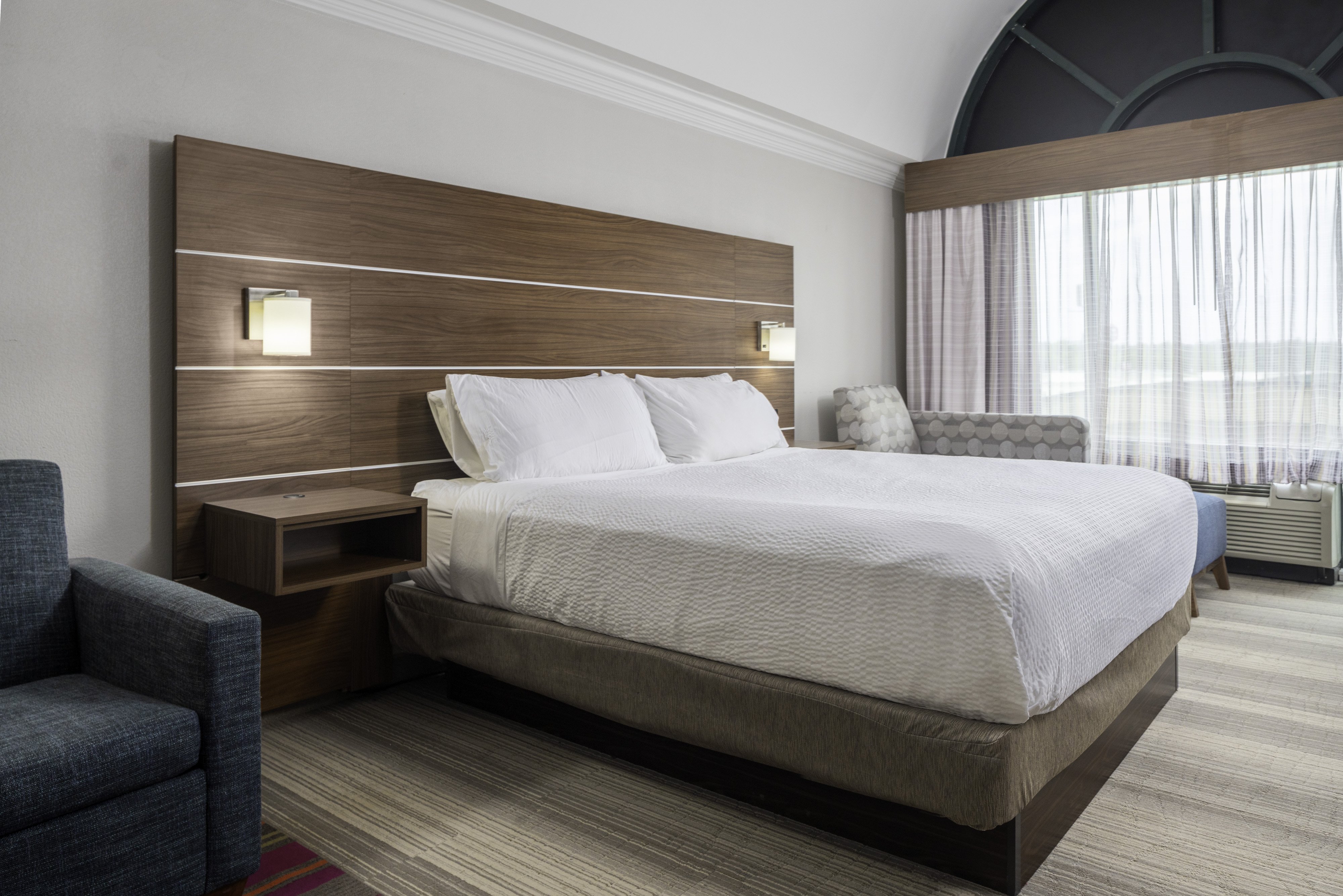 Leisure, King Bed