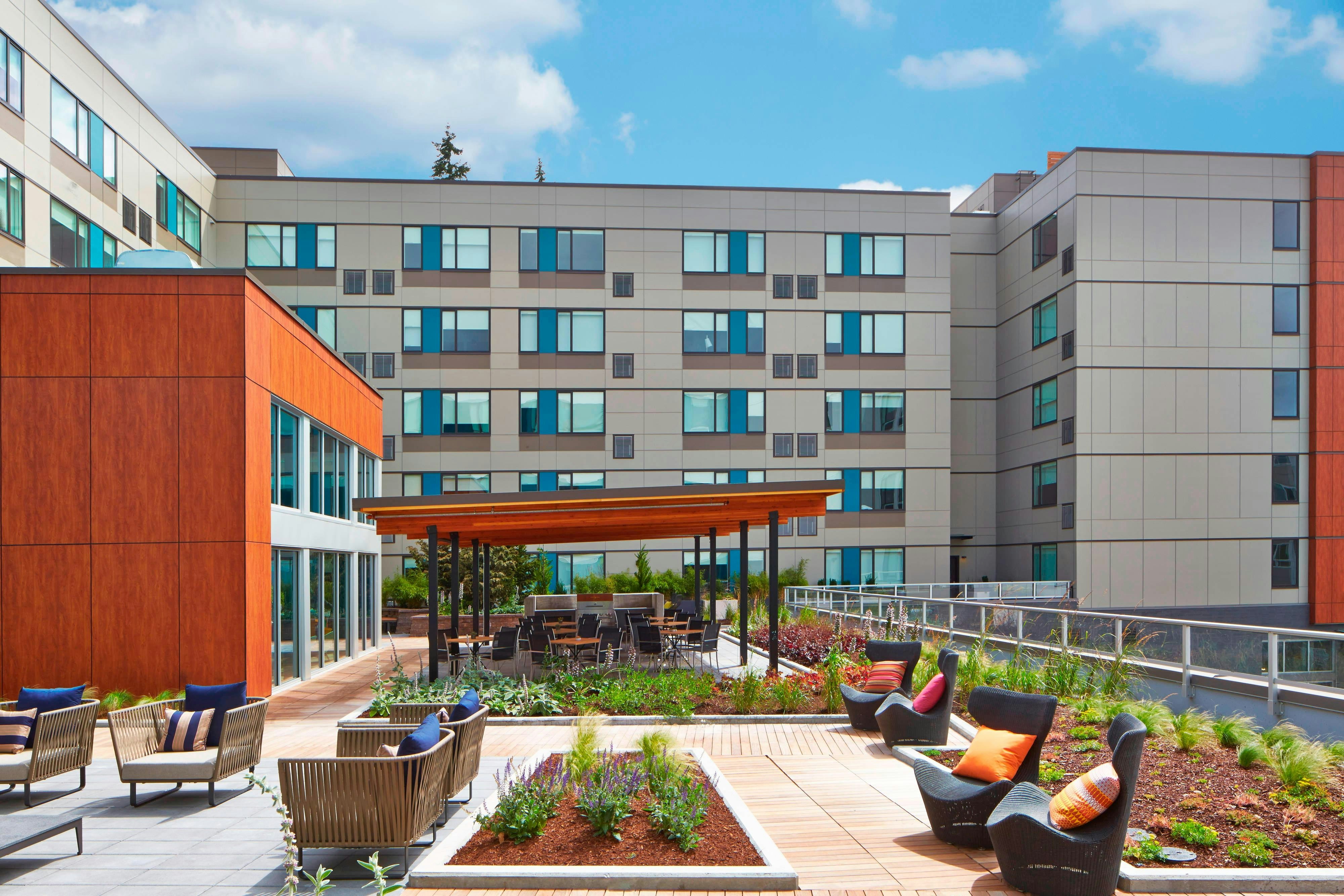 ALOFT SEATTLE REDMOND 6/52