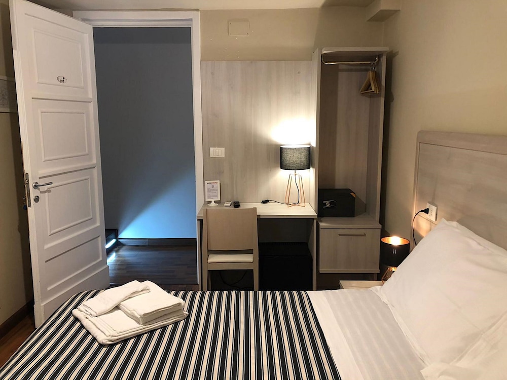Elios Rooms 17/52