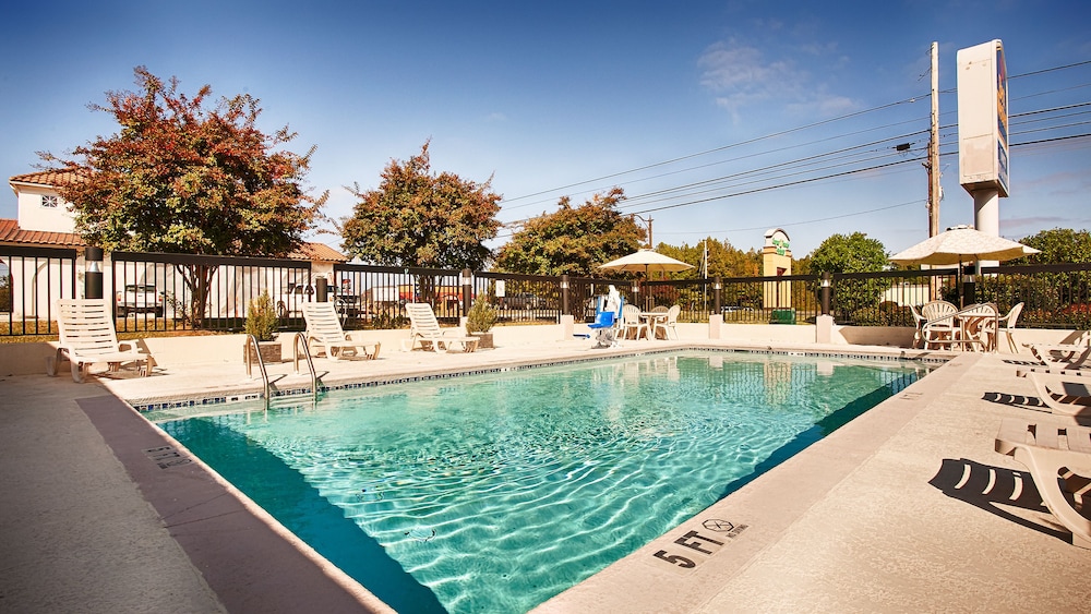 Americas Best Value Inn & Suites Bastrop 5/39