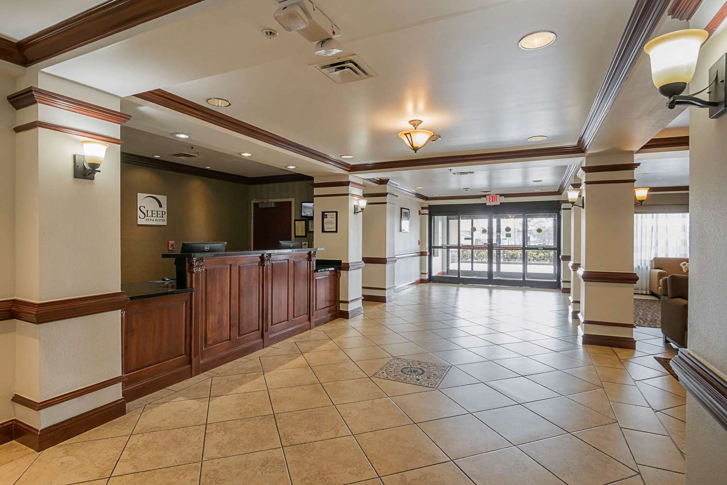 Sleep Inn & Suites Manchester 2/15