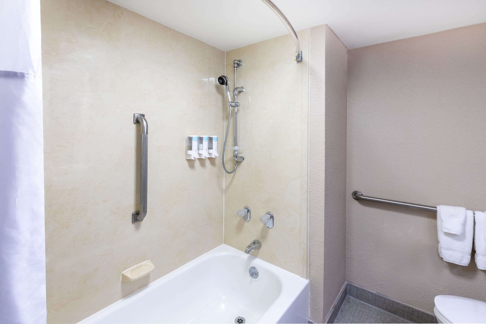 Baymont by Wyndham McAllen 58/60