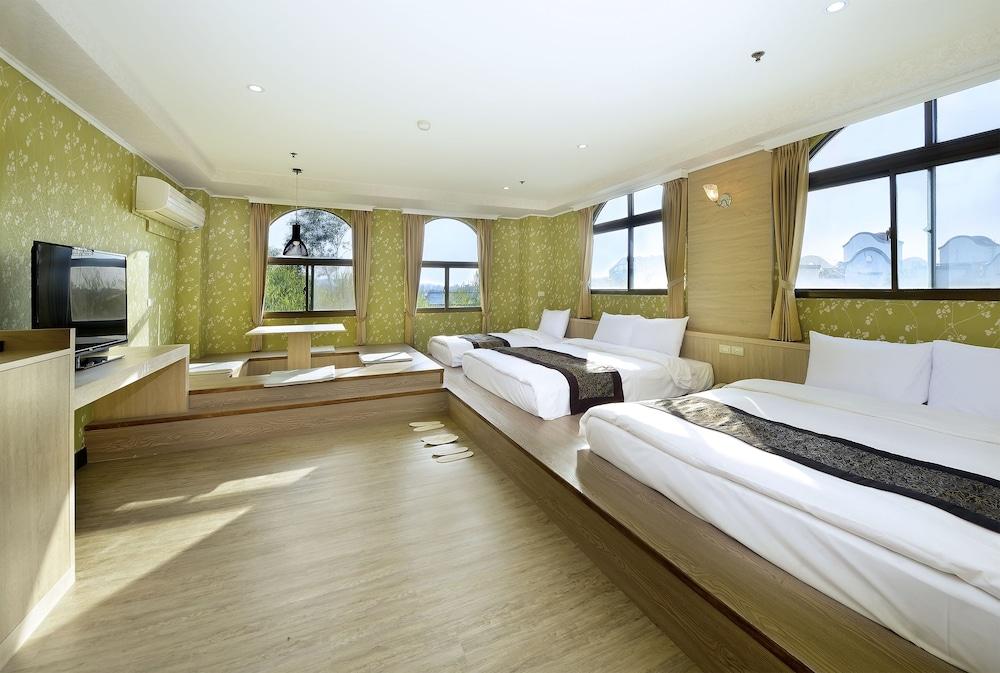 Elite, Suite, King Bed