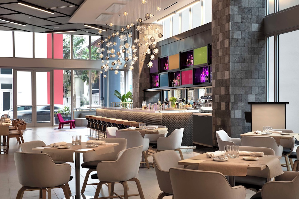 YOTEL Miami, Select by Hilton 38/50