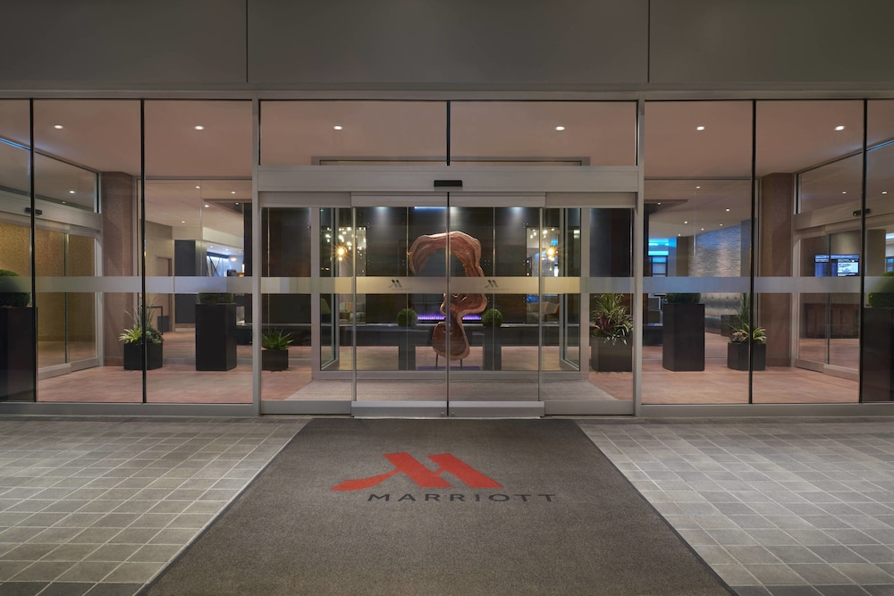 Toronto Airport Marriott 56/57