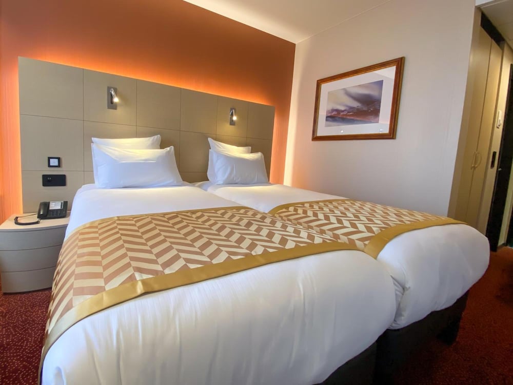NASH AIRPORT HOTEL 4/33