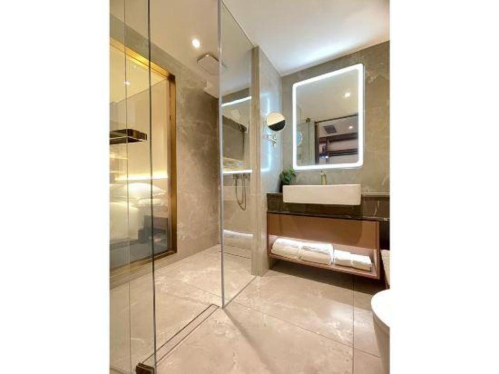 Chaozhou Hotel 47/49