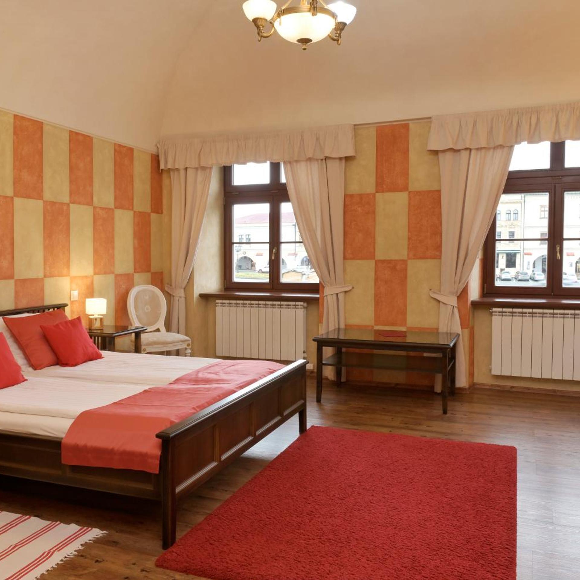 Apartment, Square View