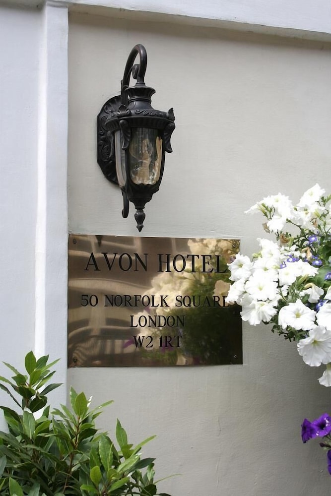 Avon Hotel 14/23