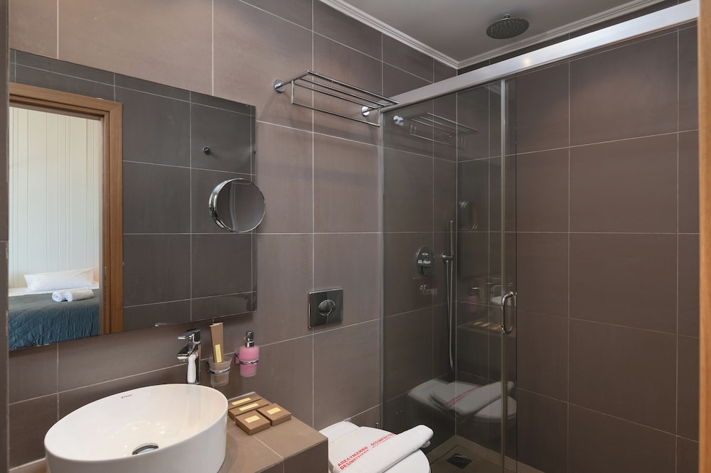 Elia Agia Marina Hotel 75/77