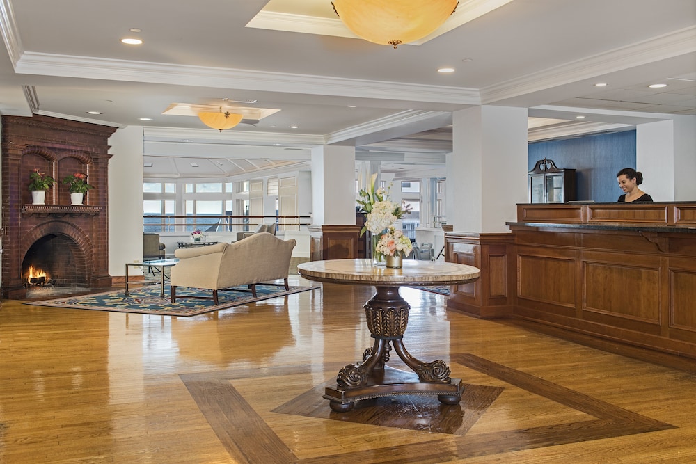 Waters Edge Resort Spa 7/50