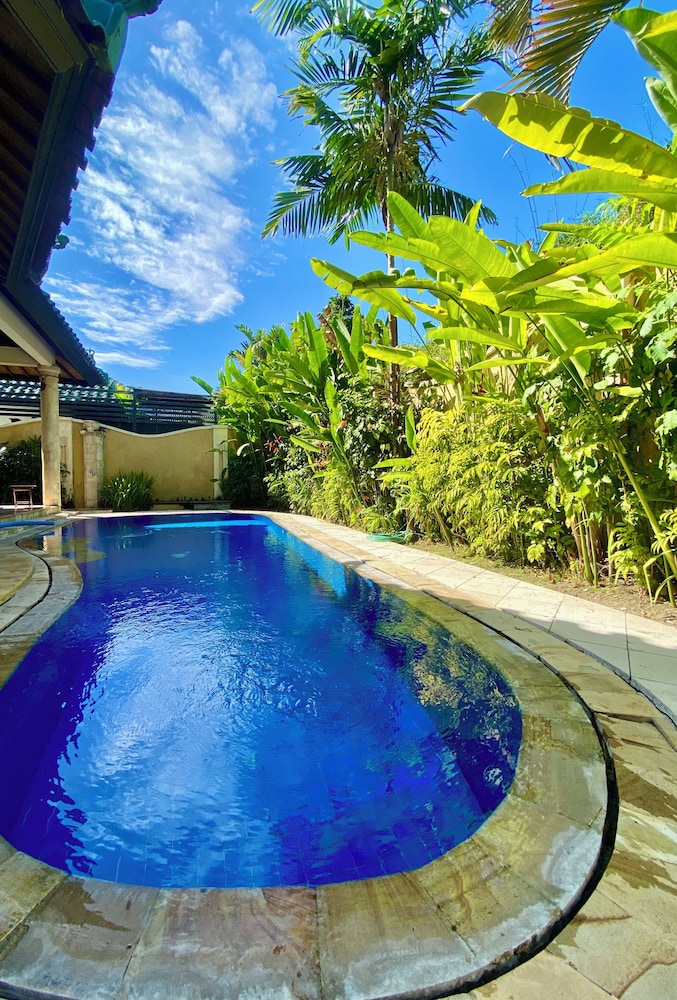 Emerald Villa 28/50