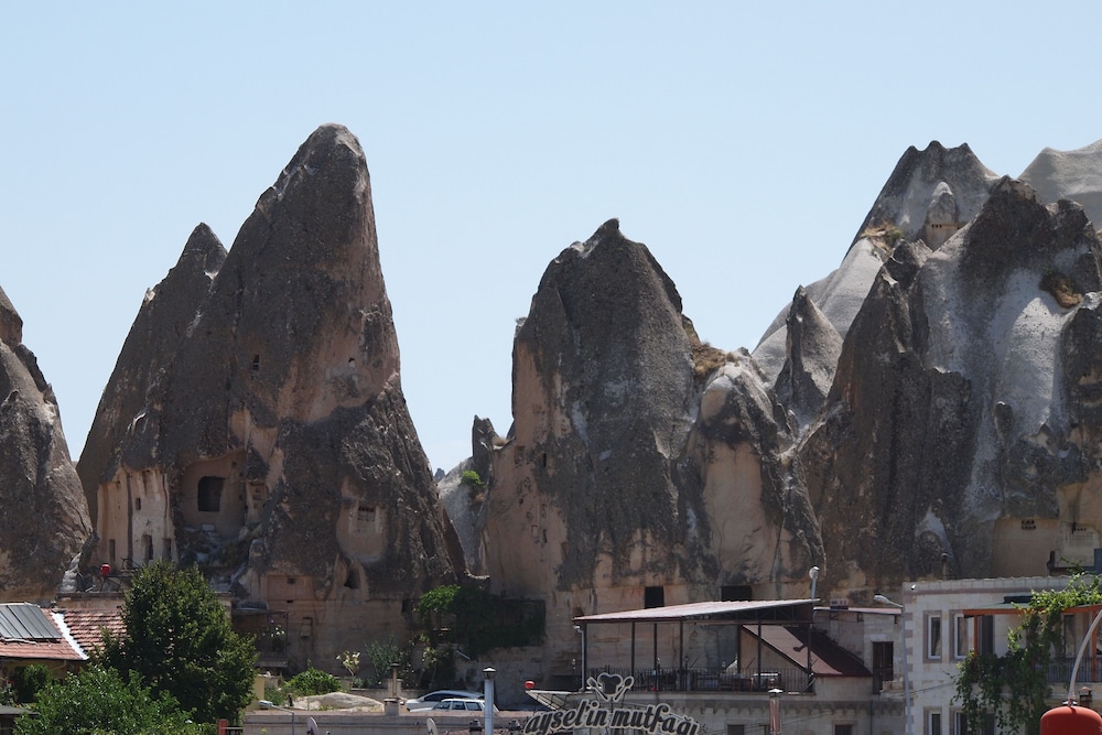 Emre's Stone House 44/50