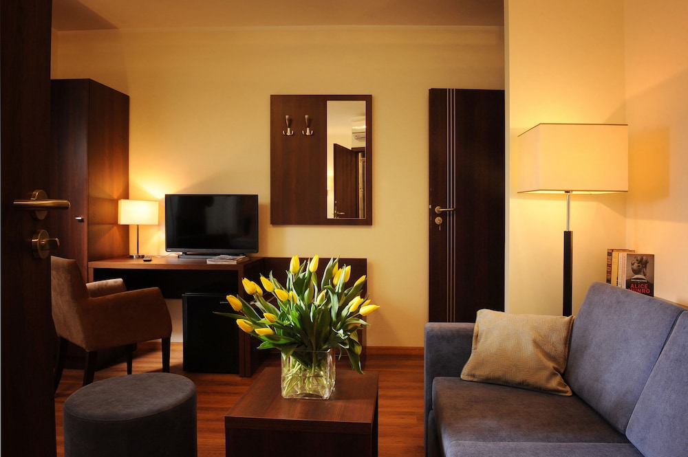 Armon Residence 20/35