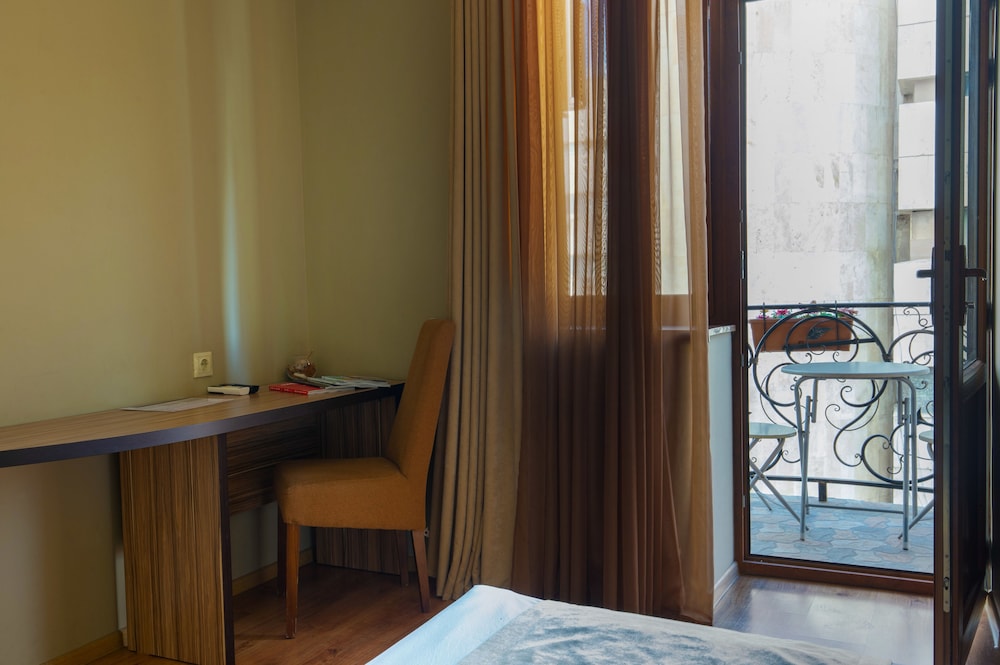 KANTAR HOTEL 19/50