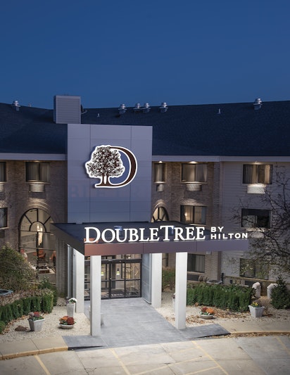 Doubletree by Hilton Hotel Racine Harbourwalk 2/79